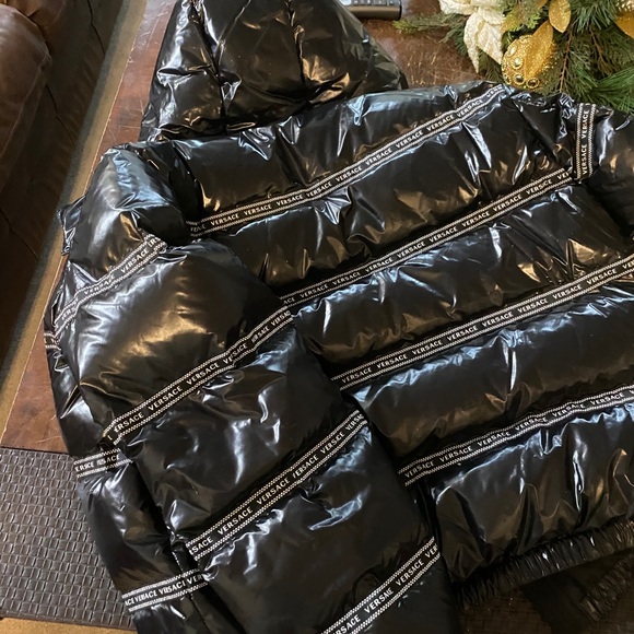 VERSACE puffer jacket - Picture 8 of 9